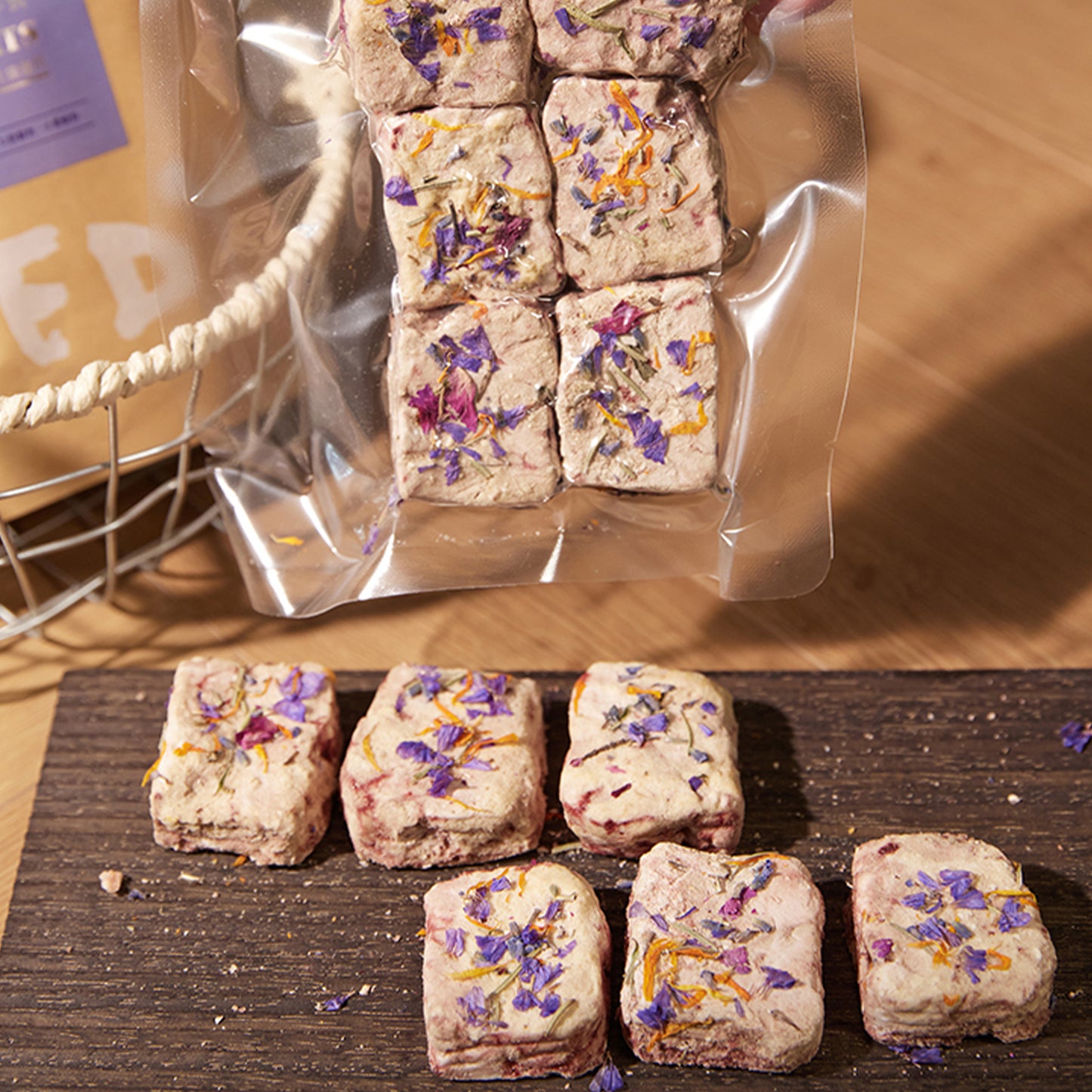 Fredy🐱🐶Freeze Dried Parmesan Cheese Lamb Brain With Herbs 2oz